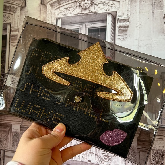 Danielle Nicole Sleeping Beauty Clutch - Picture 1 of 2